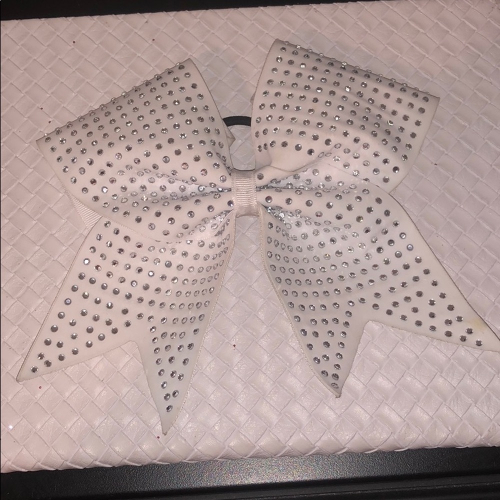 Cheerleading bow